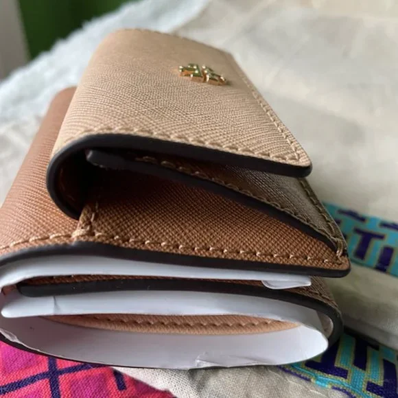 Tory Burch | Colorblock Pattern Compact Wallet - Picture 10 of 10